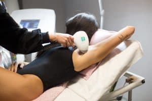 szőrtelenítés közben